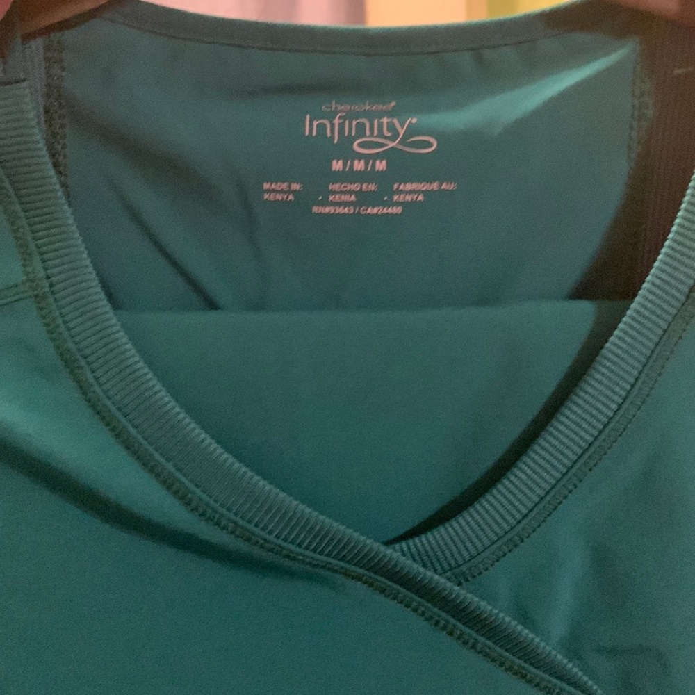 Cherokee Infinity Medium Petite scrub set